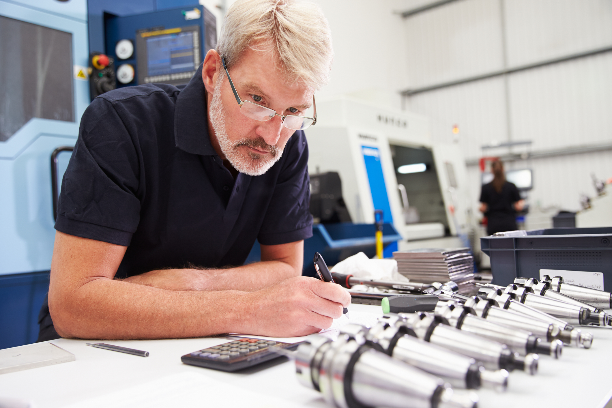 Archer Lewis advisor working with a manufacturer on cost accounting and tax strategy