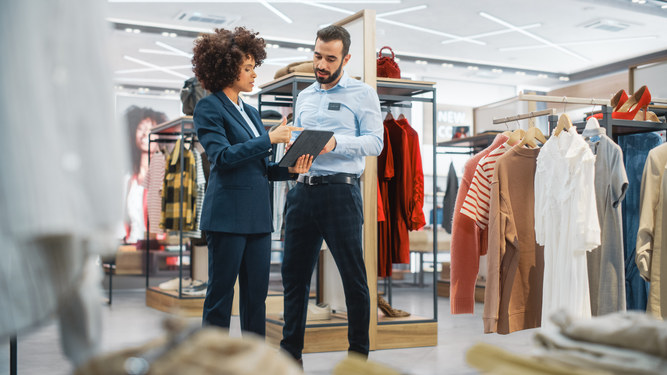 Archer Lewis advisor working with a retail business owner on inventory accounting and tax compliance